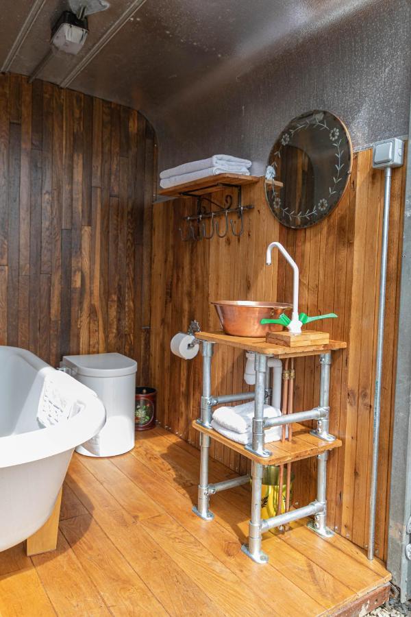 Hotel Dennis Goodwick Zewnętrze zdjęcie