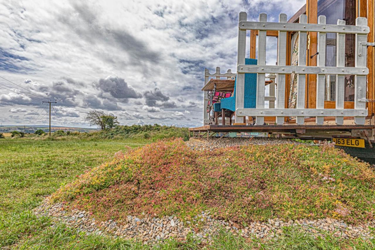 Hotel Dennis Goodwick Zewnętrze zdjęcie