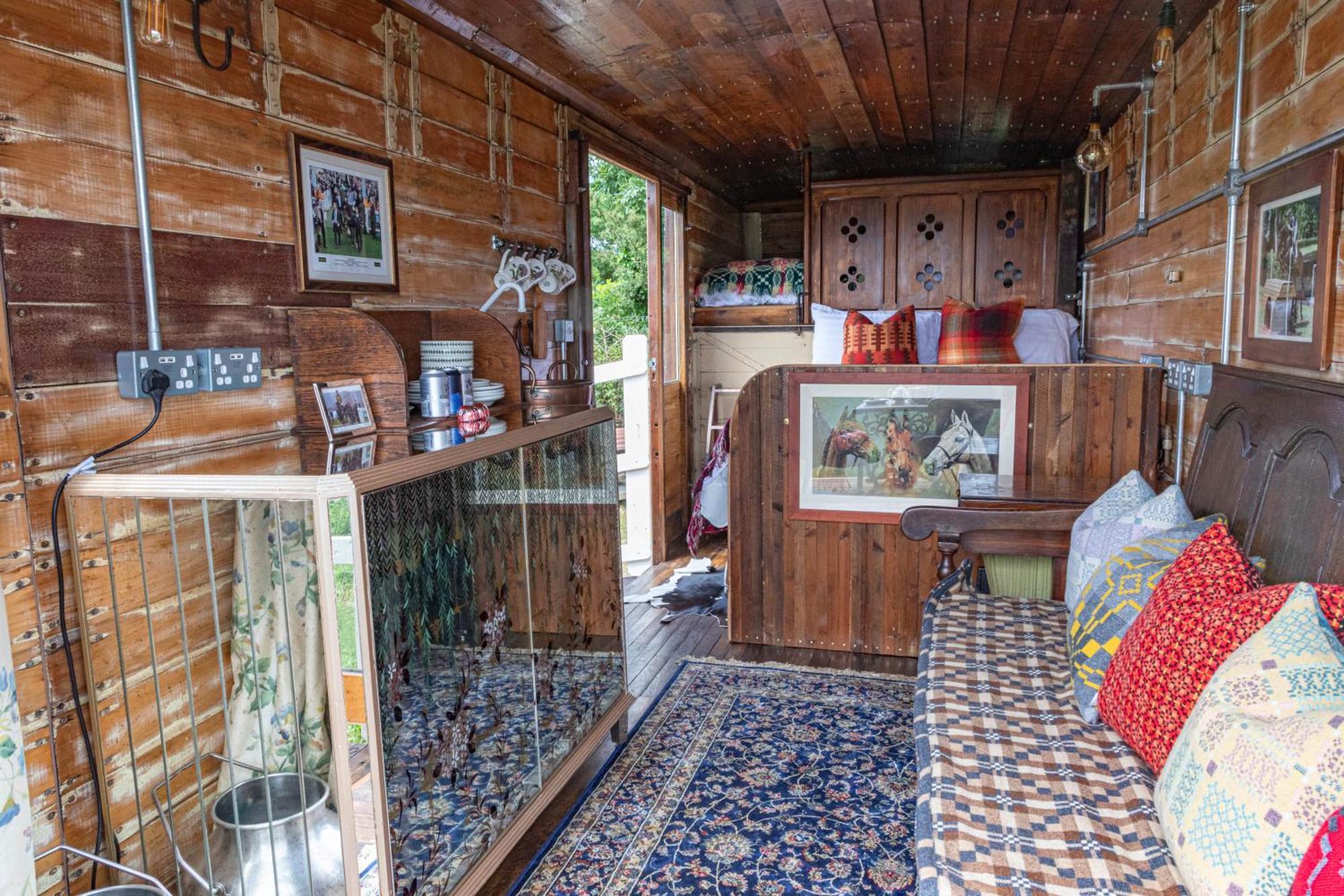 Hotel Dennis Goodwick Zewnętrze zdjęcie